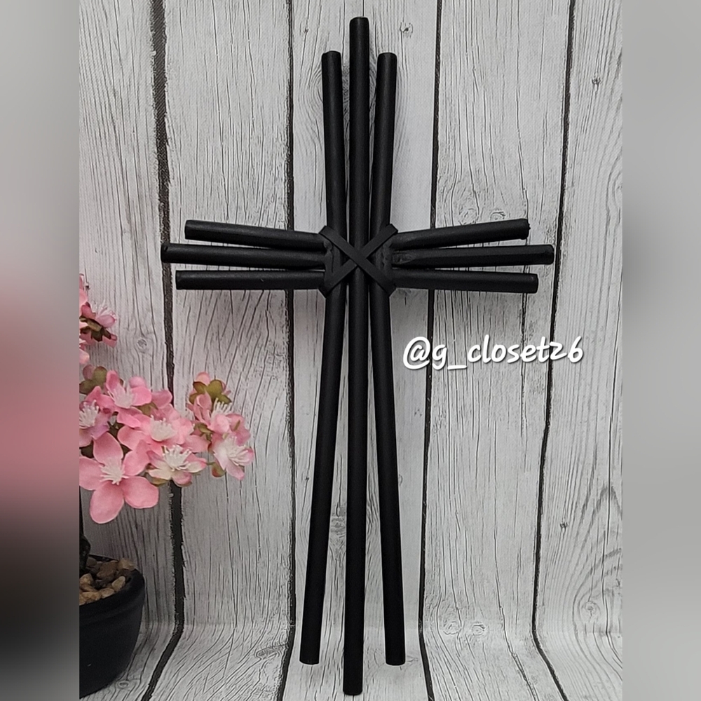 Black Metal Cross Wall Decor